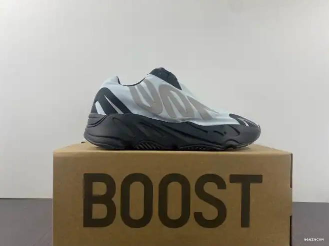 Blue MNVN GZ0711 Adidas Tint Yeezy Boost 700 0503